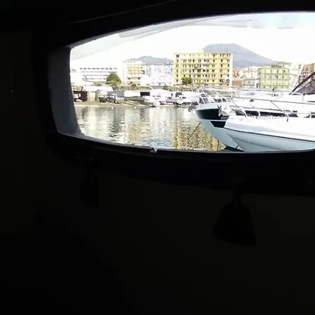 Hotel en barco House Boat Torre del Greco